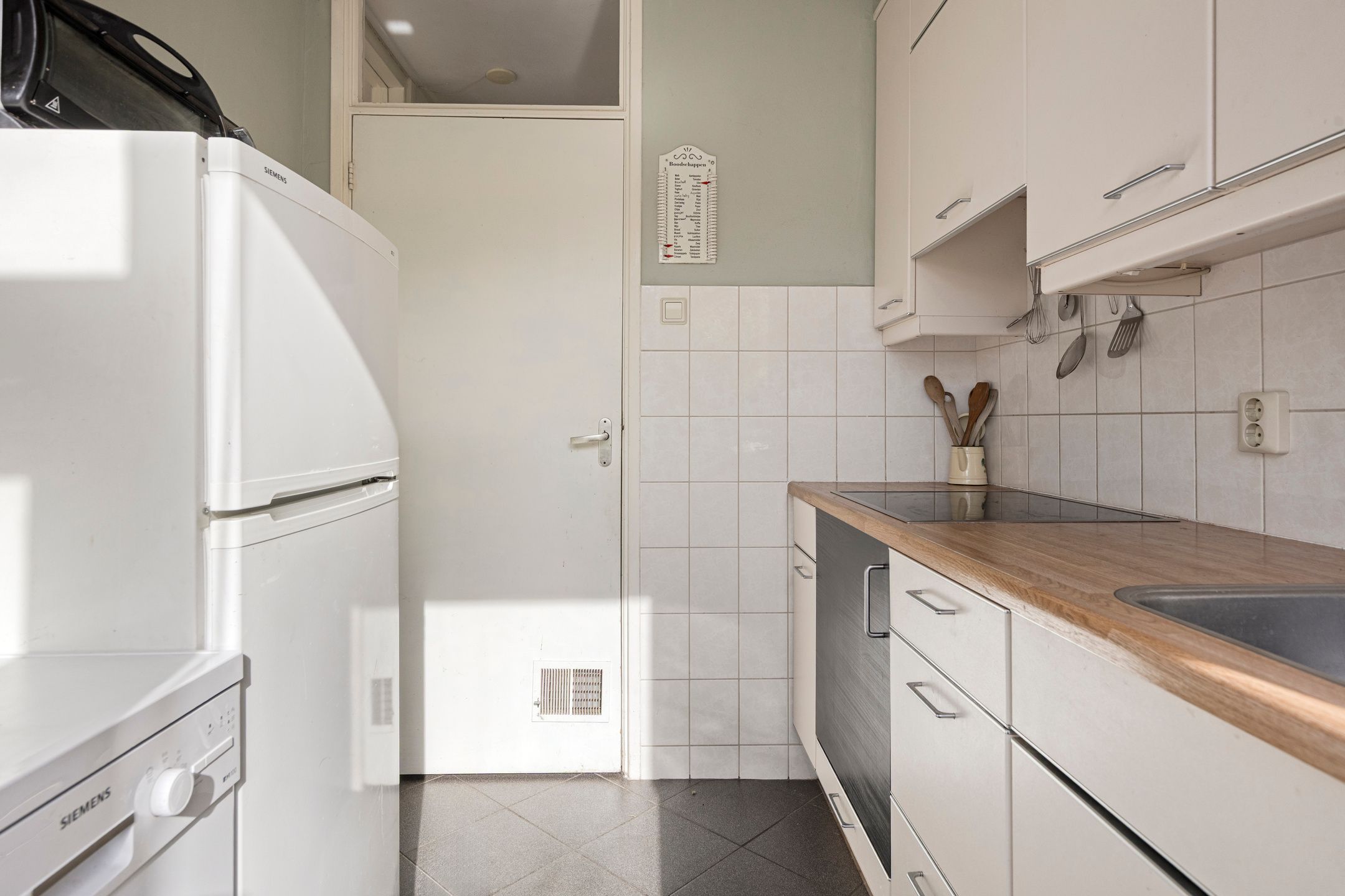 Photo 15 of Weberstraat 15