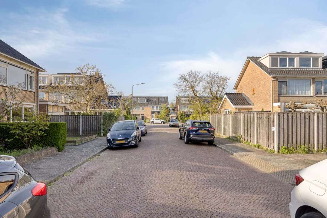 Photo 47 of Weberstraat 15
