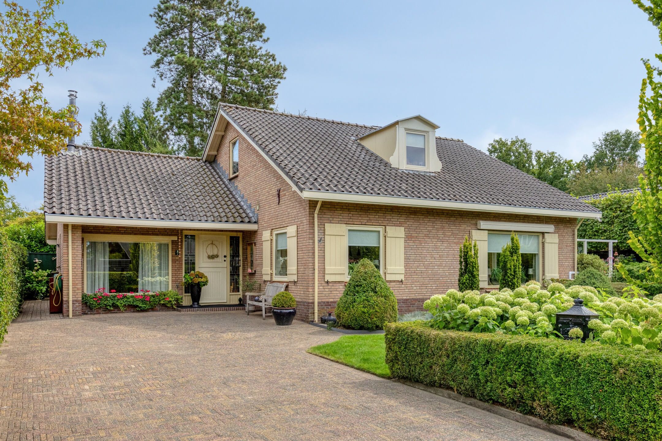 Foto 42 van Burg Röell-laan 7