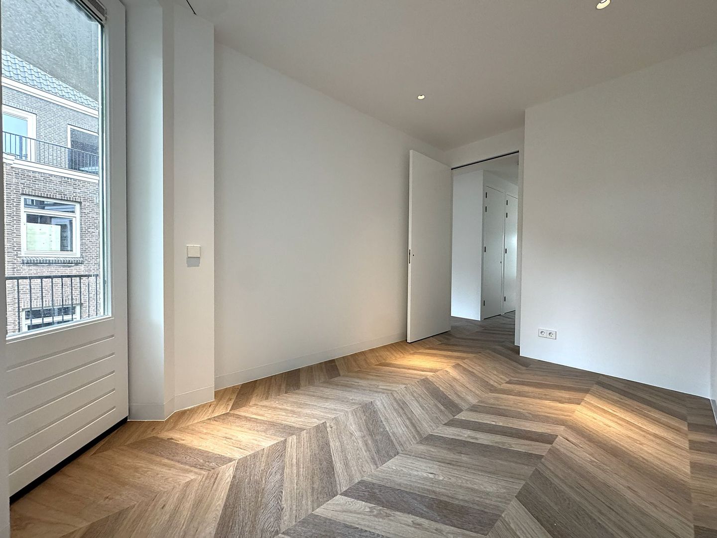 Photo 10 of Beethovenstraat 8-F