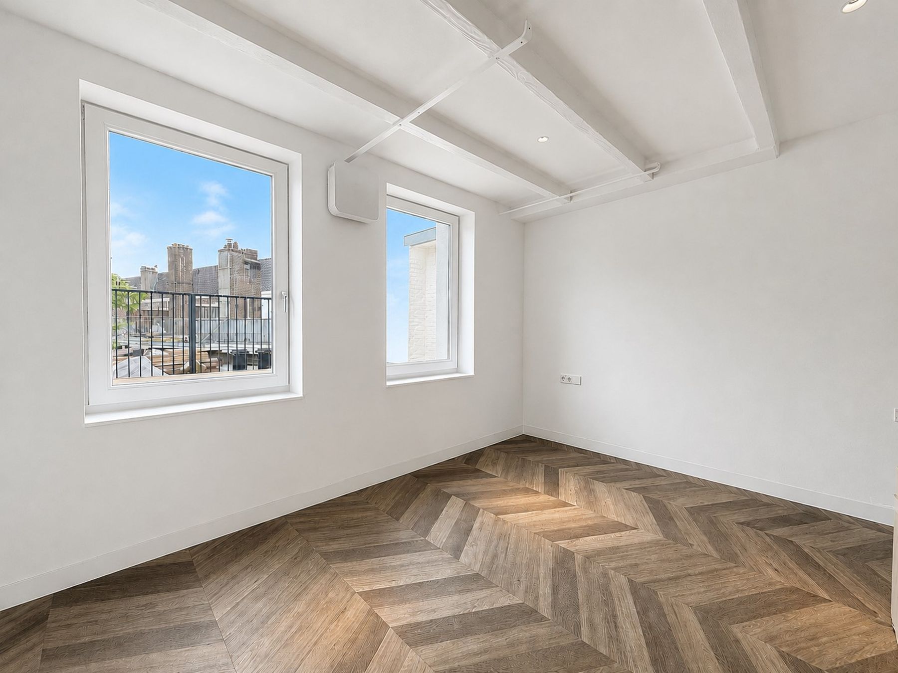 Photo 15 of Beethovenstraat 8-F