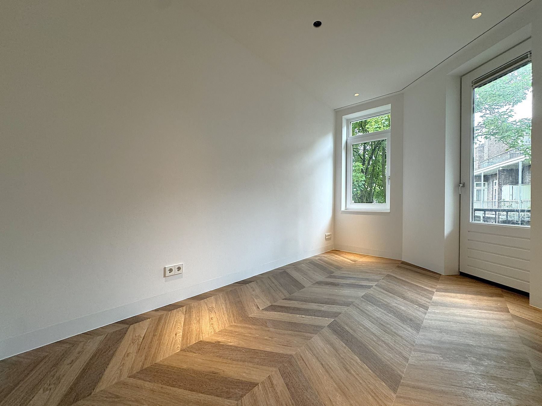 Photo 12 of Beethovenstraat 8-F