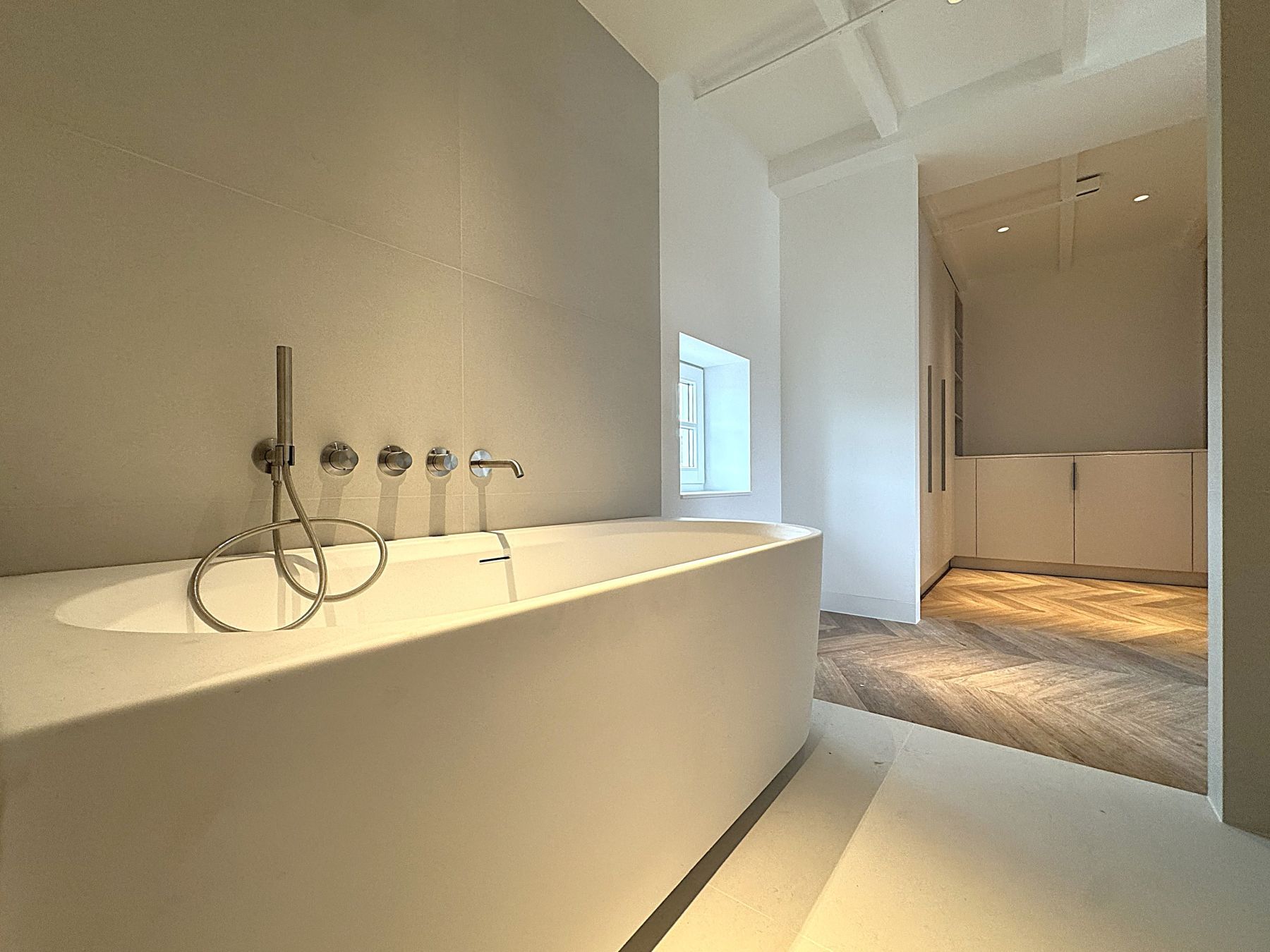 Photo 21 of Beethovenstraat 8-F