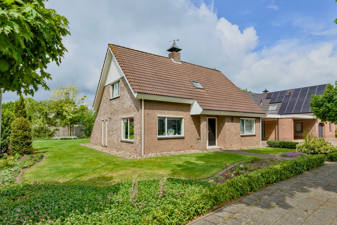 Photo 2 of Veeneslagen 19