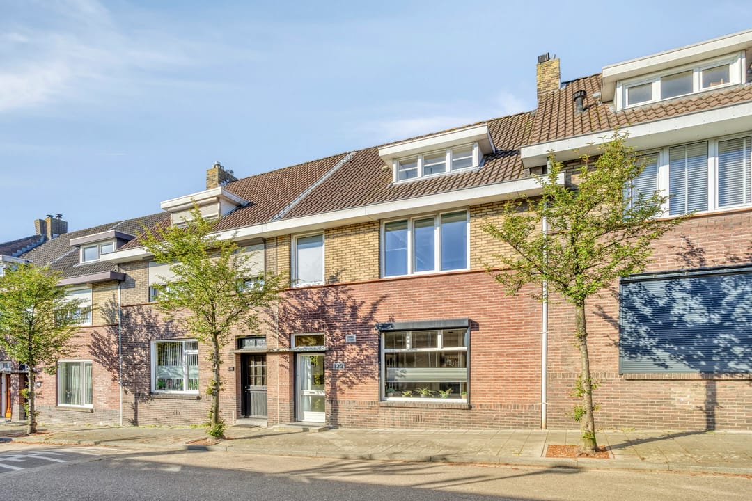 Photo 52 of Emmastraat 122