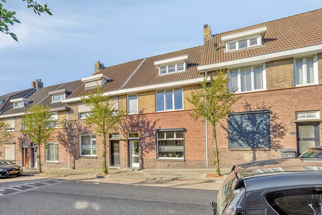Photo 53 of Emmastraat 122