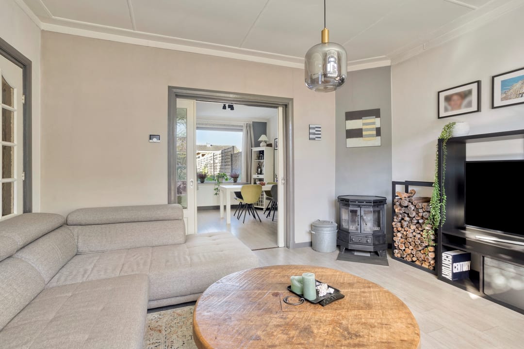 Photo 11 of Emmastraat 122