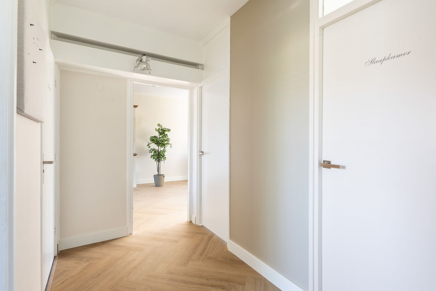 Bright Modern Apartment with Southeast Balcony in Quiet Residential Area — 19