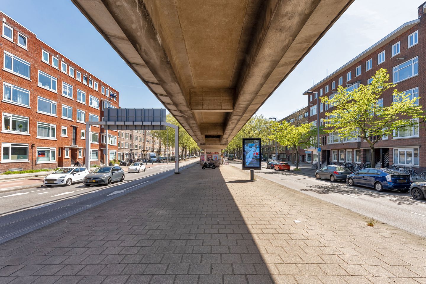 Spacious Double Upper Apartment with 3 Bedrooms and Renovation Potential — 25