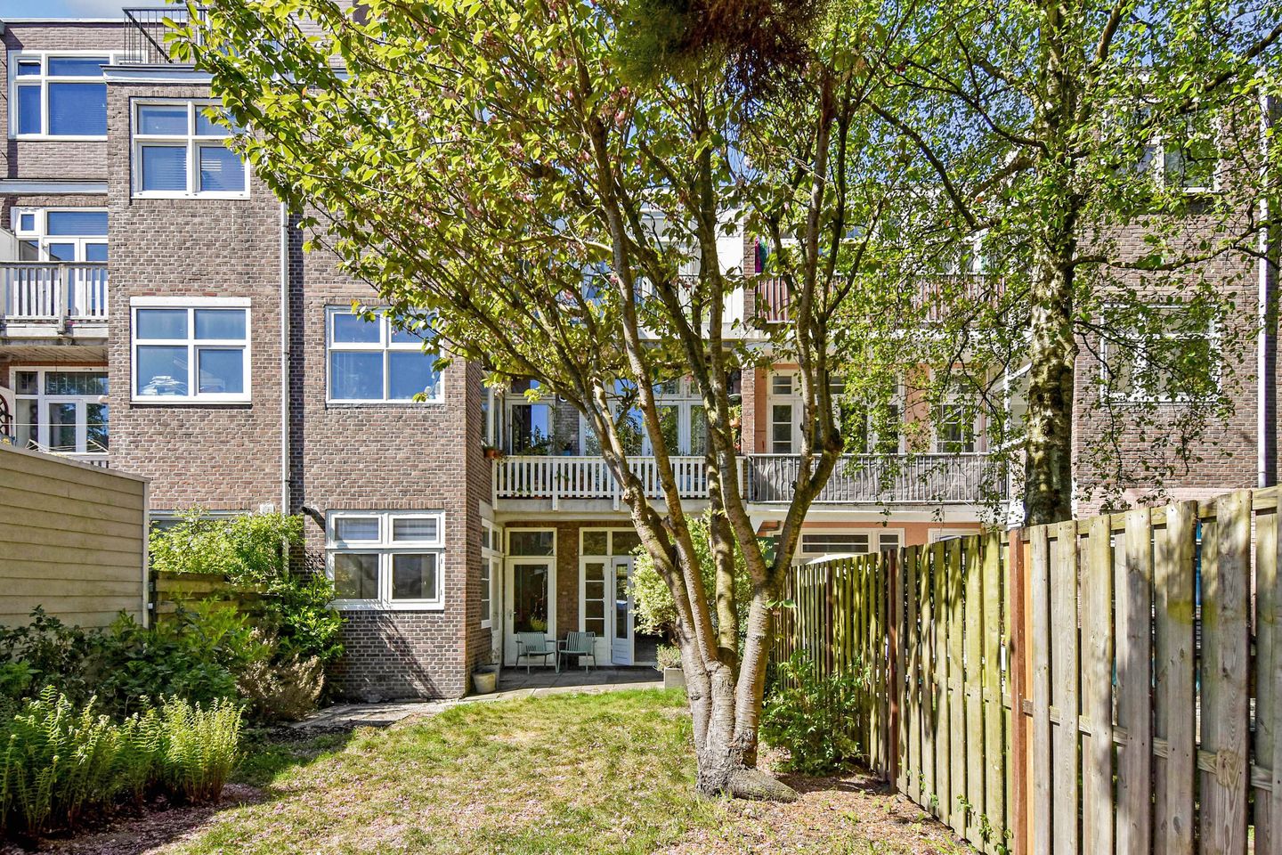 Ground Floor Apartment with Sunny Southeast-Facing Garden in Popular Bomenbuurt — 19