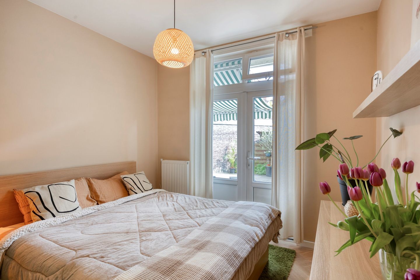 Move-in Ready Ground Floor Apartment with 2 Bedrooms and Sunny Backyard — 20