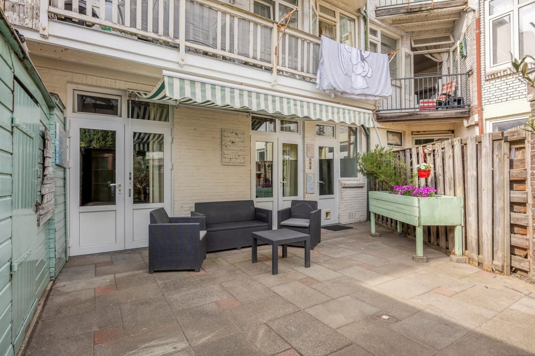Move-in Ready Ground Floor Apartment with 2 Bedrooms and Sunny Backyard — 23