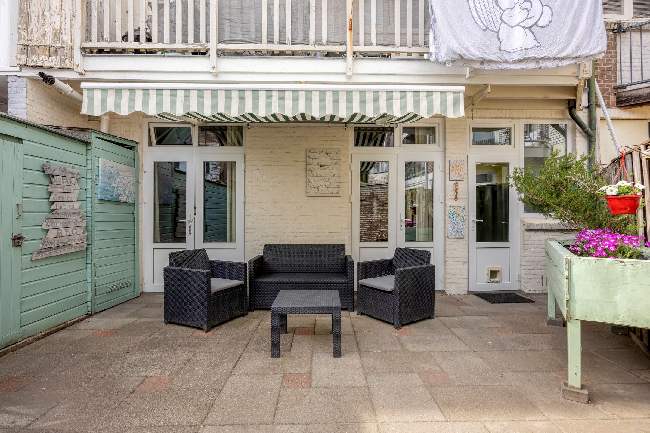 Move-in Ready Ground Floor Apartment with 2 Bedrooms and Sunny Backyard — 24