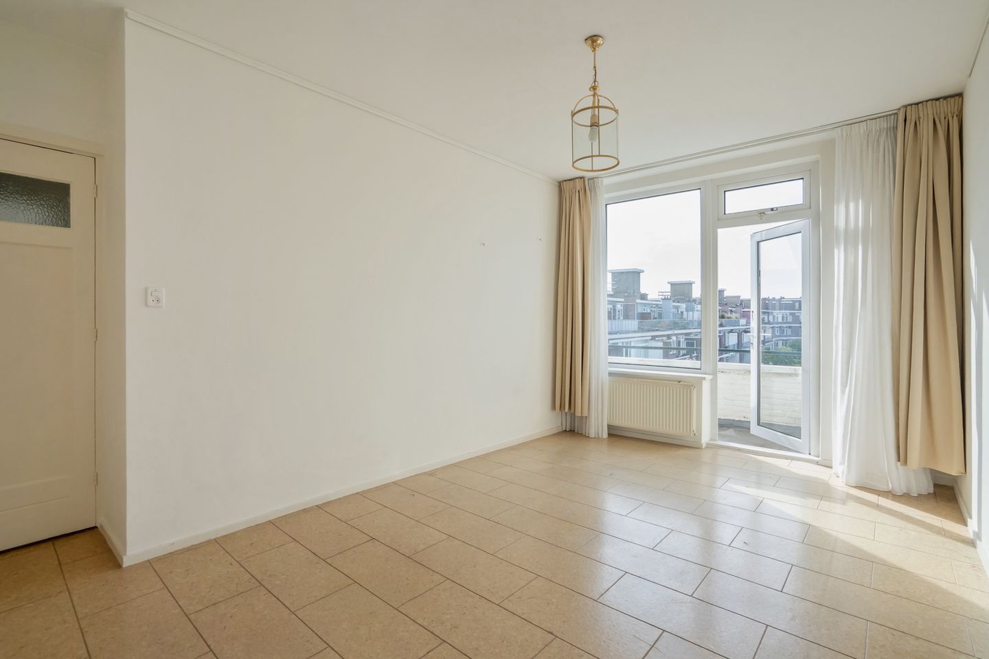 Spacious Waterside Apartment with Full-Width Sunny Balcony in Bohemen en Meer en Bos — 20