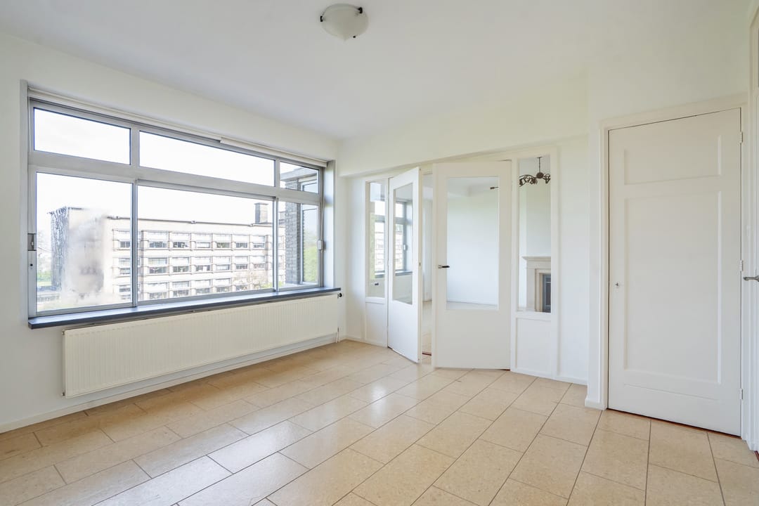 Spacious Waterside Apartment with Full-Width Sunny Balcony in Bohemen en Meer en Bos — 16