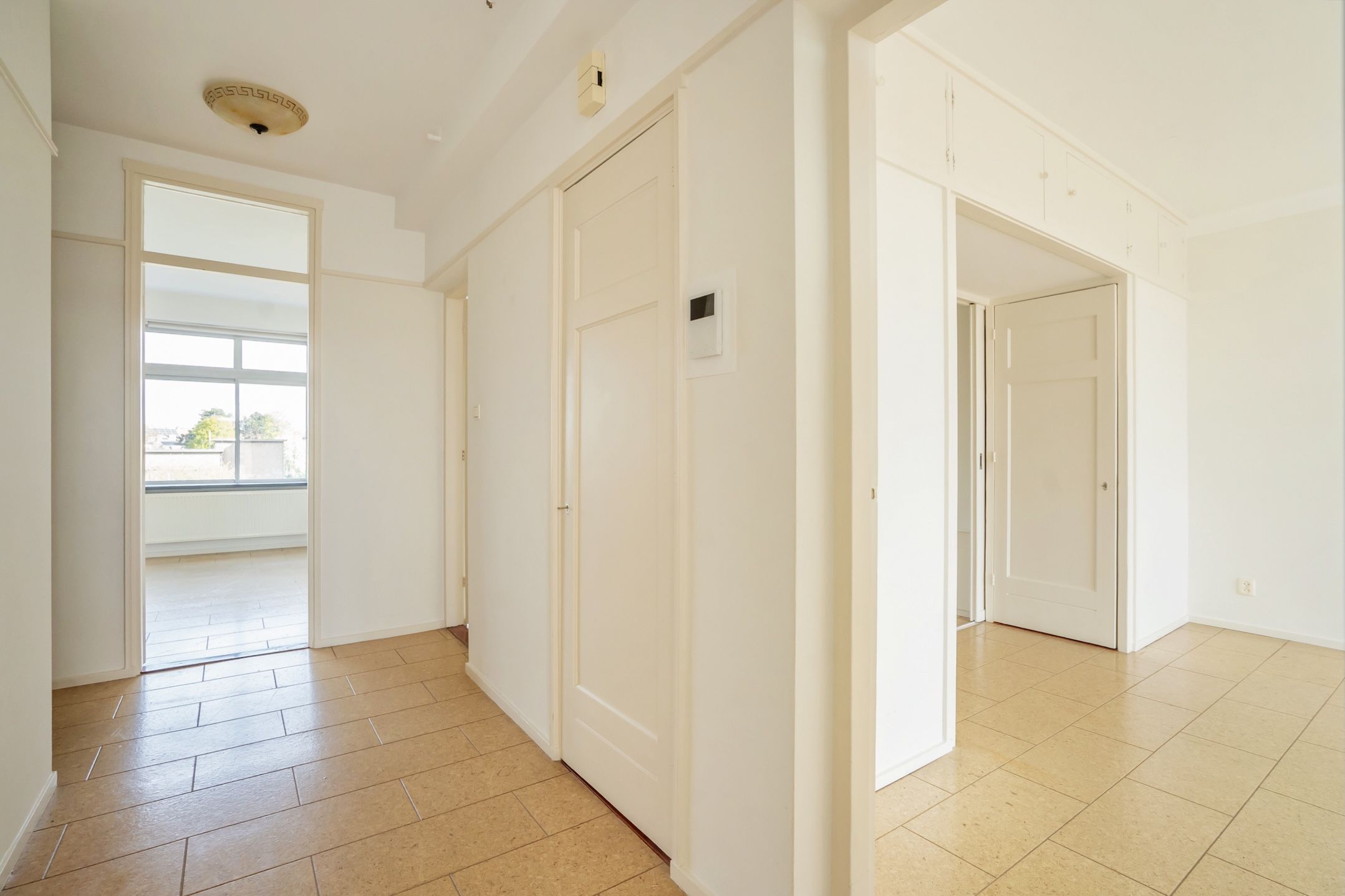 Spacious Waterside Apartment with Full-Width Sunny Balcony in Bohemen en Meer en Bos — 18