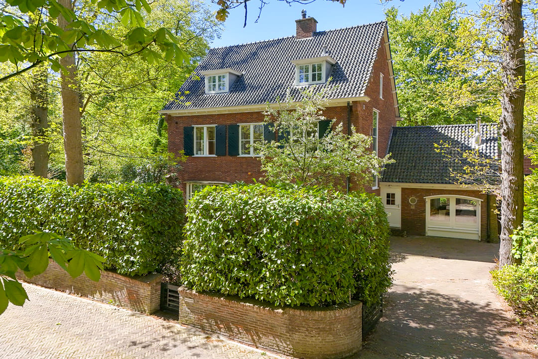 Photo 1 of Raadhuislaan 10