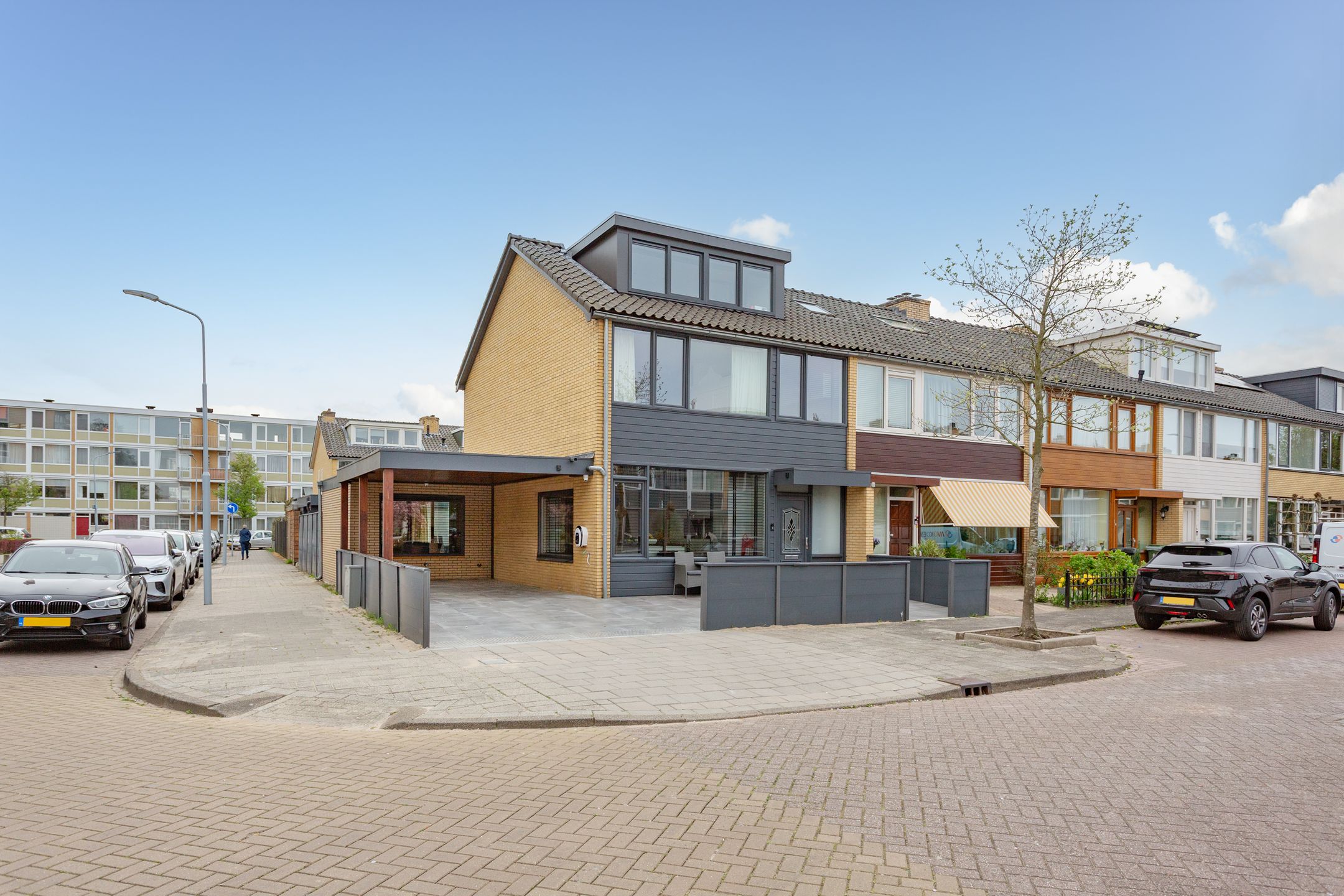 Foto 45 van Van der Waalsstraat 2