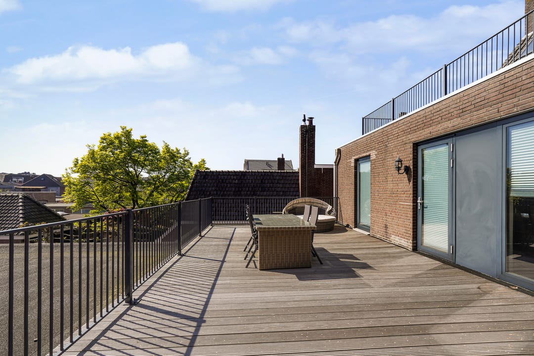 Spacious Apartment with Rooftop Terrace in Kaatsheuvel Center — 30
