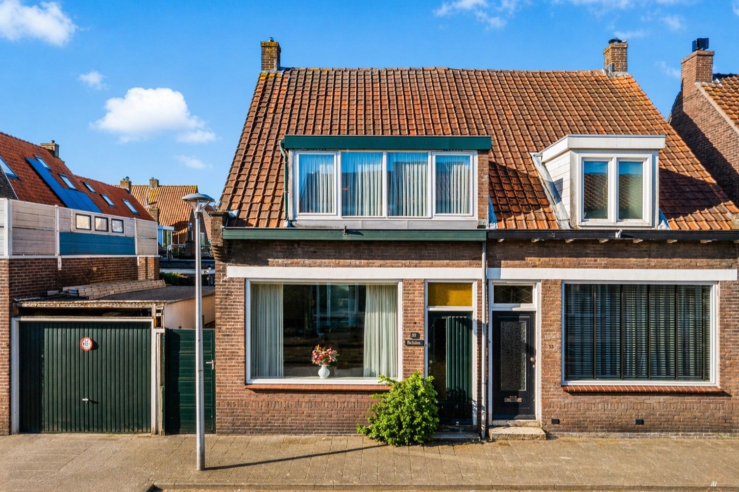 Admiraal de Ruyterstraat 55 