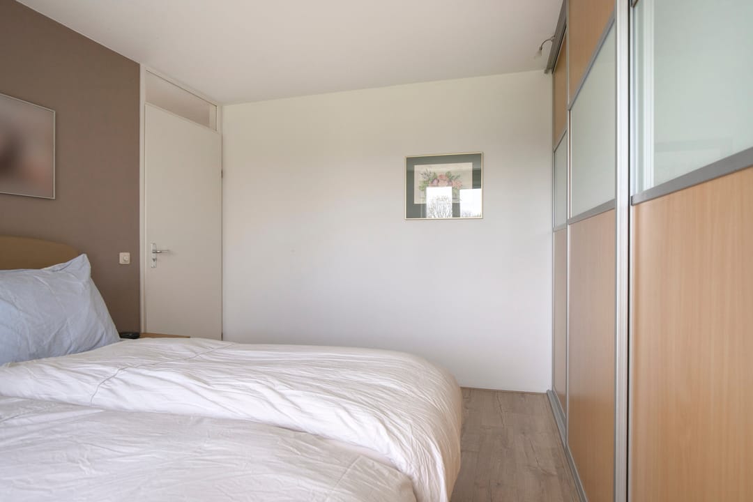 Spacious Four-Bedroom Semi-Detached Home with Countryside Views in Ridderkerk — 16