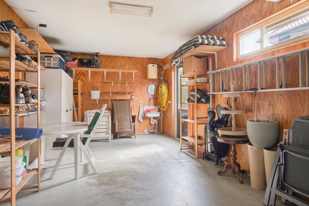 Spacious Four-Bedroom Semi-Detached Home with Countryside Views in Ridderkerk — 32