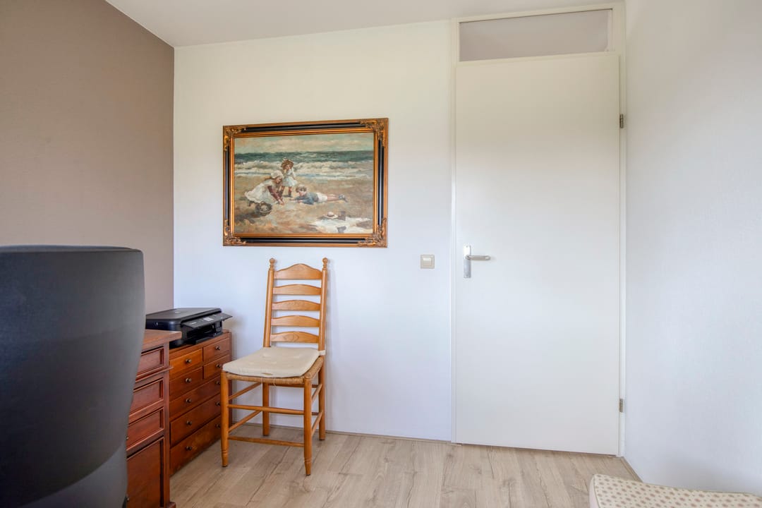 Spacious Four-Bedroom Semi-Detached Home with Countryside Views in Ridderkerk — 23