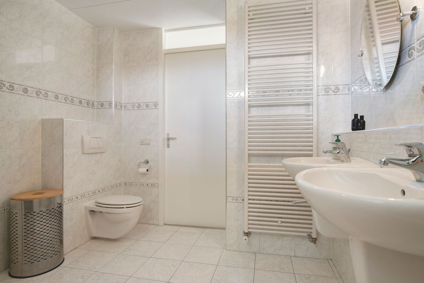 Spacious Four-Bedroom Semi-Detached Home with Countryside Views in Ridderkerk — 19