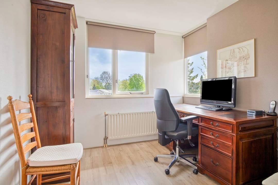 Spacious Four-Bedroom Semi-Detached Home with Countryside Views in Ridderkerk — 22