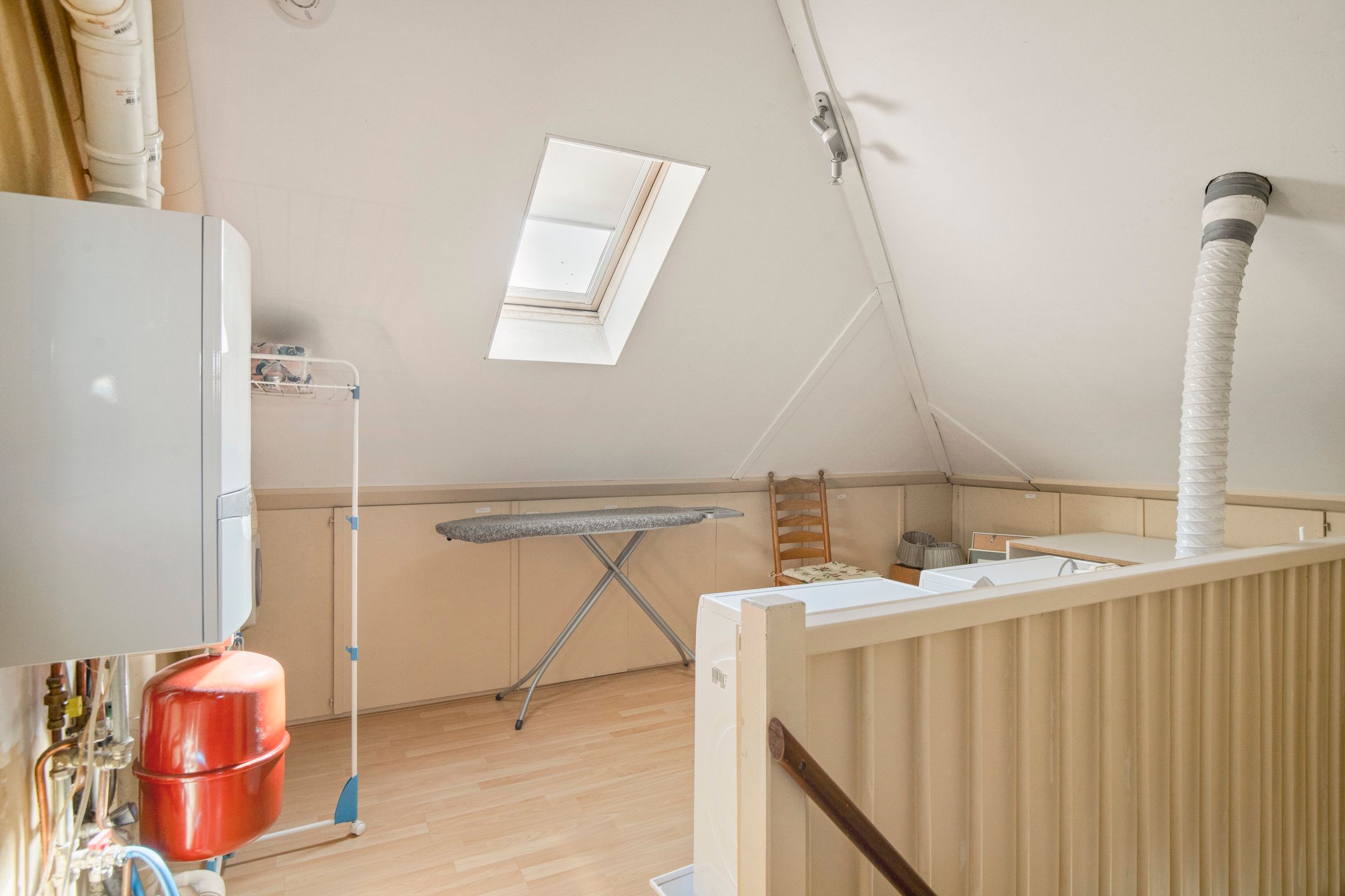 Spacious Four-Bedroom Semi-Detached Home with Countryside Views in Ridderkerk — 24