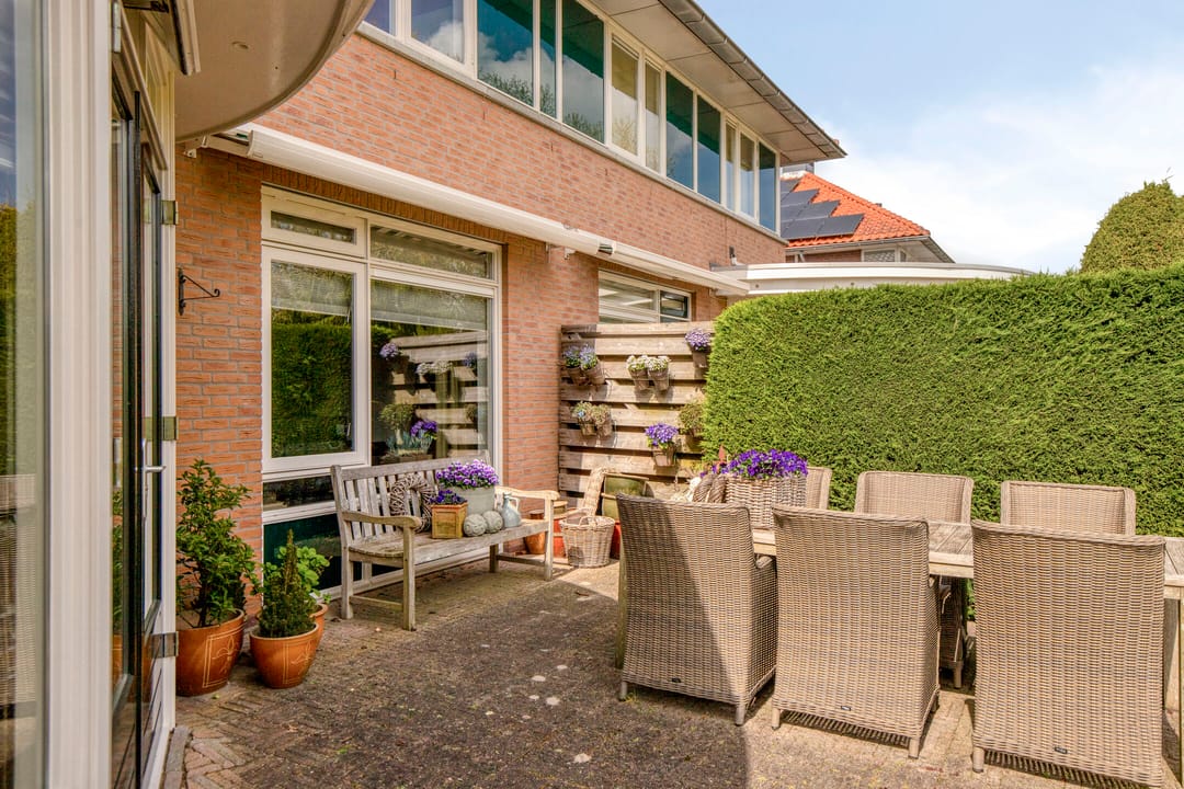 Spacious Four-Bedroom Semi-Detached Home with Countryside Views in Ridderkerk — 28