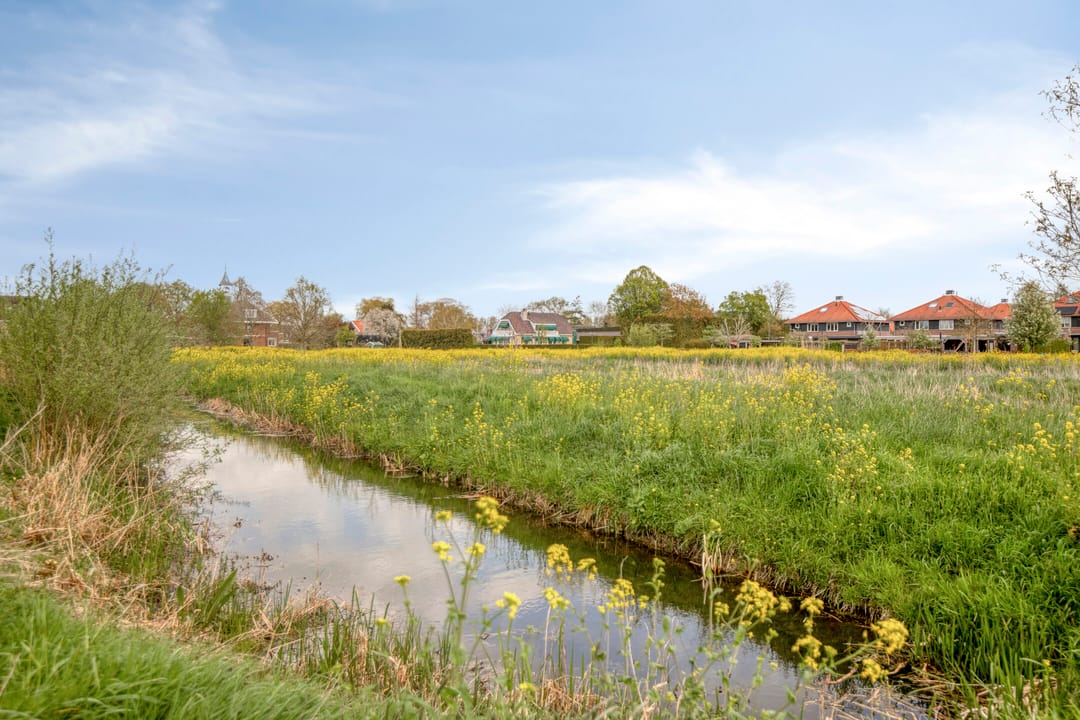 Spacious Four-Bedroom Semi-Detached Home with Countryside Views in Ridderkerk — 37
