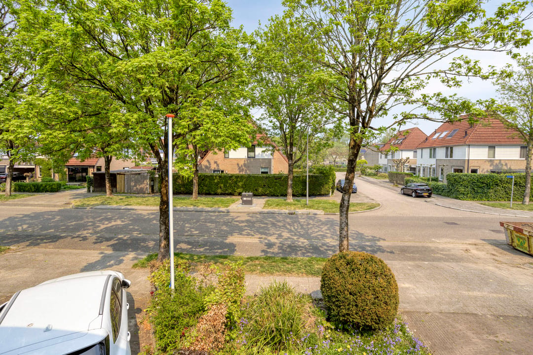 Photo 2 of Almereweg 65