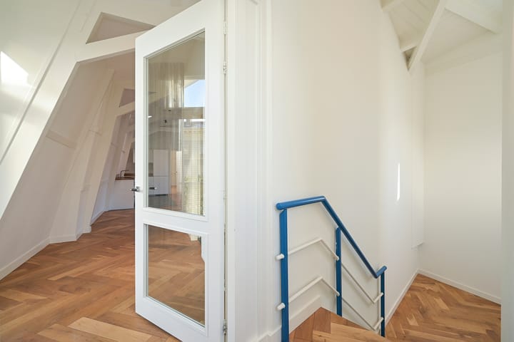 Photo 4 of Noordeinde 64-A6