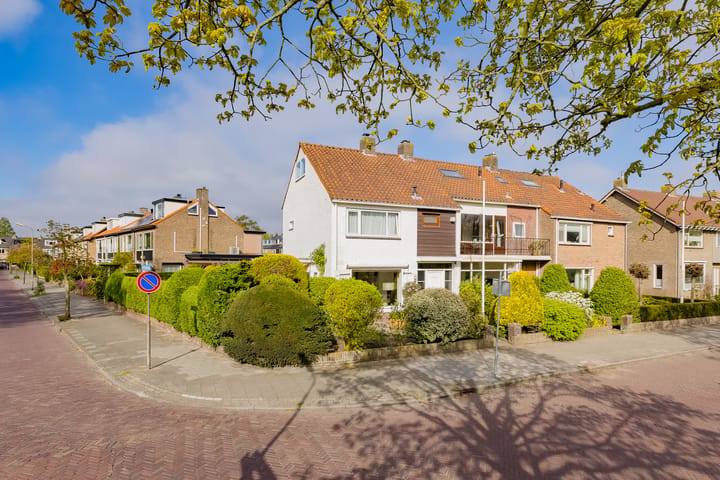 Photo 3 of Van den Vondellaan 86