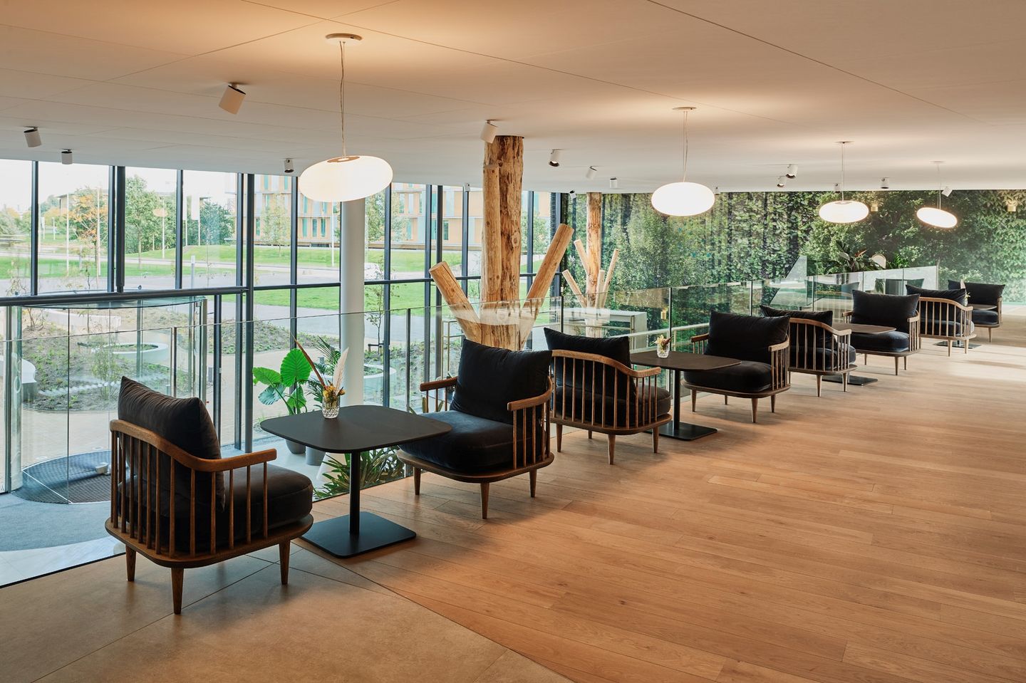 View photo 3 of Van Deventerlaan 41