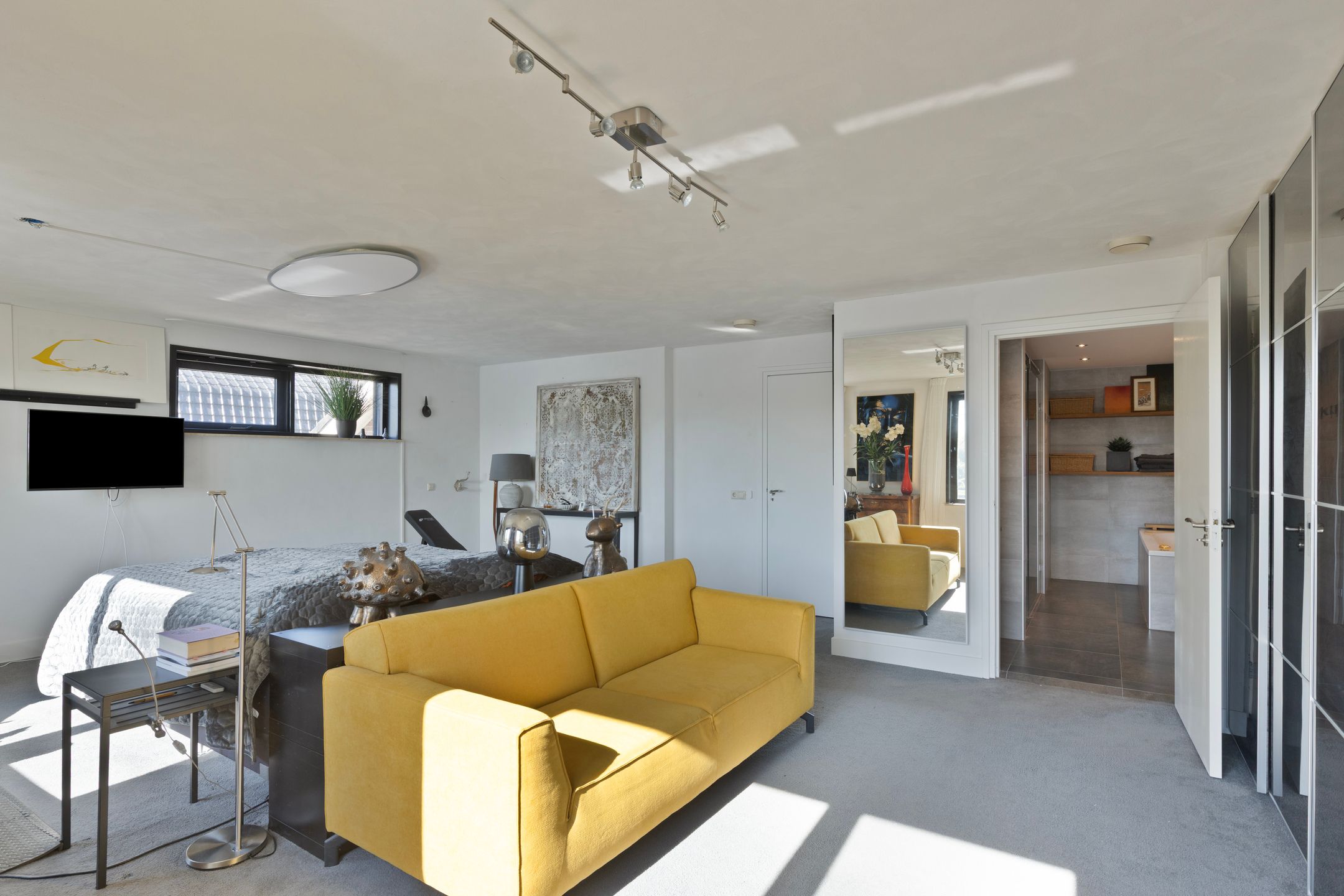 Spacious Detached Waterfront Home with Large Garden Near Utrecht — 27