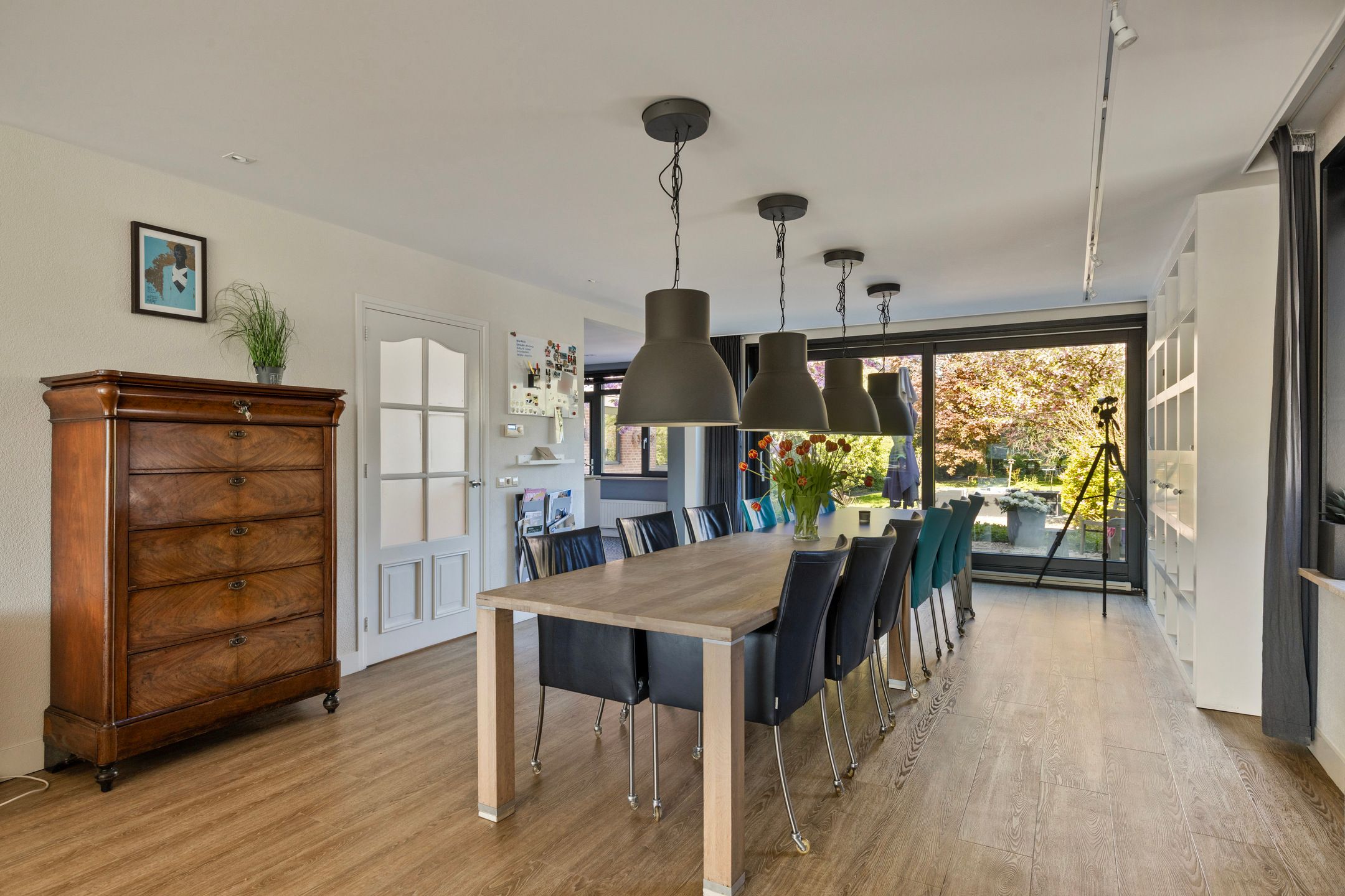 Spacious Detached Waterfront Home with Large Garden Near Utrecht — 18