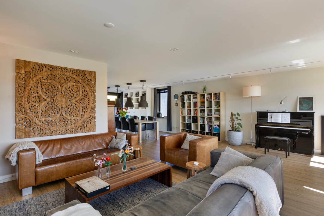 Spacious Detached Waterfront Home with Large Garden Near Utrecht — 16