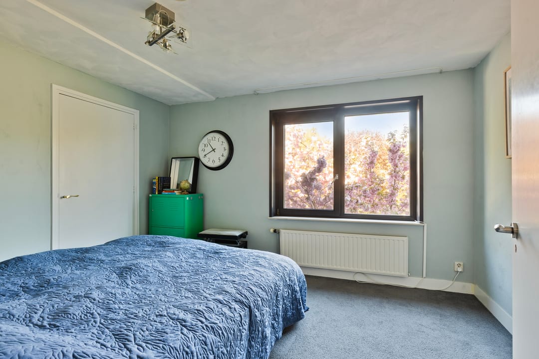 Spacious Detached Waterfront Home with Large Garden Near Utrecht — 32