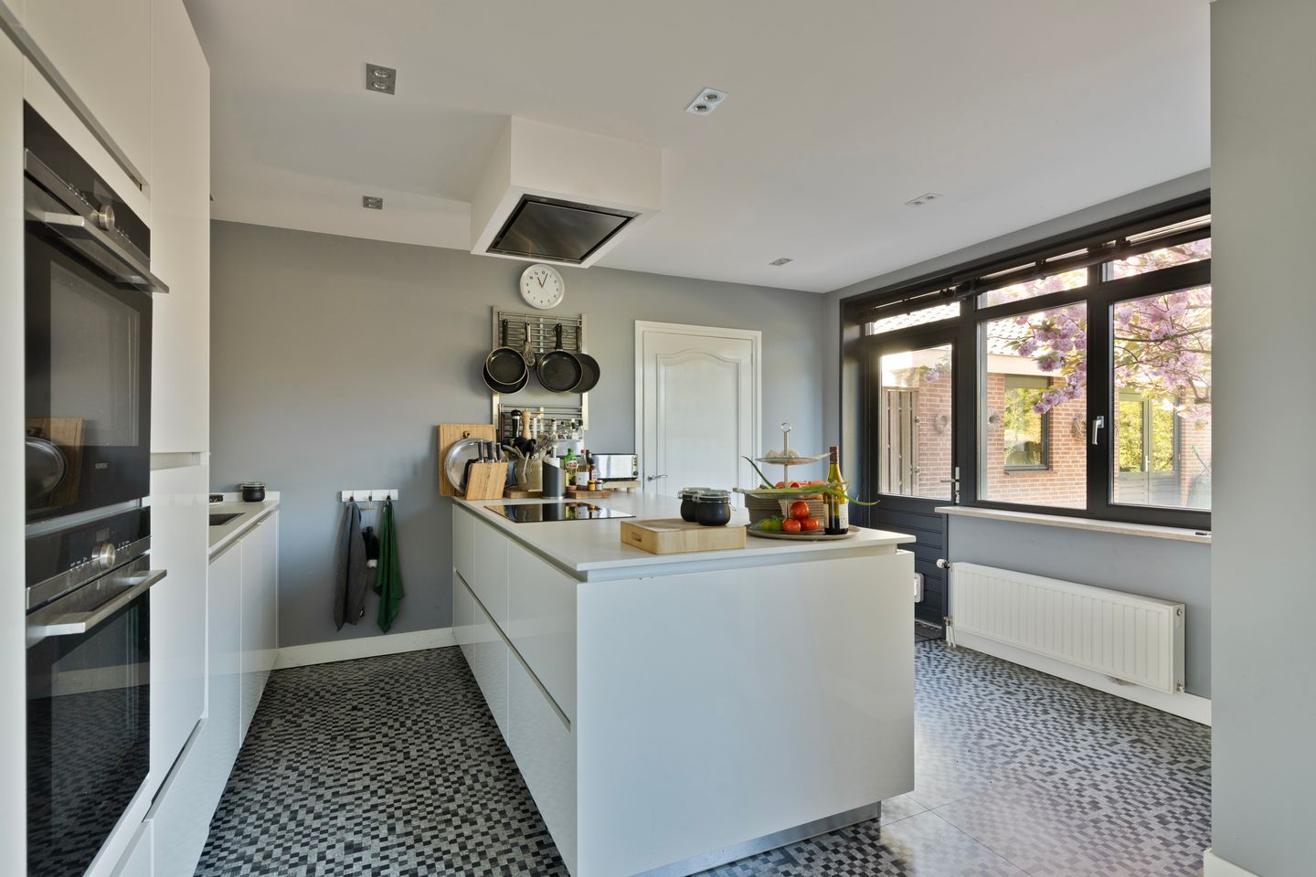 Spacious Detached Waterfront Home with Large Garden Near Utrecht — 20