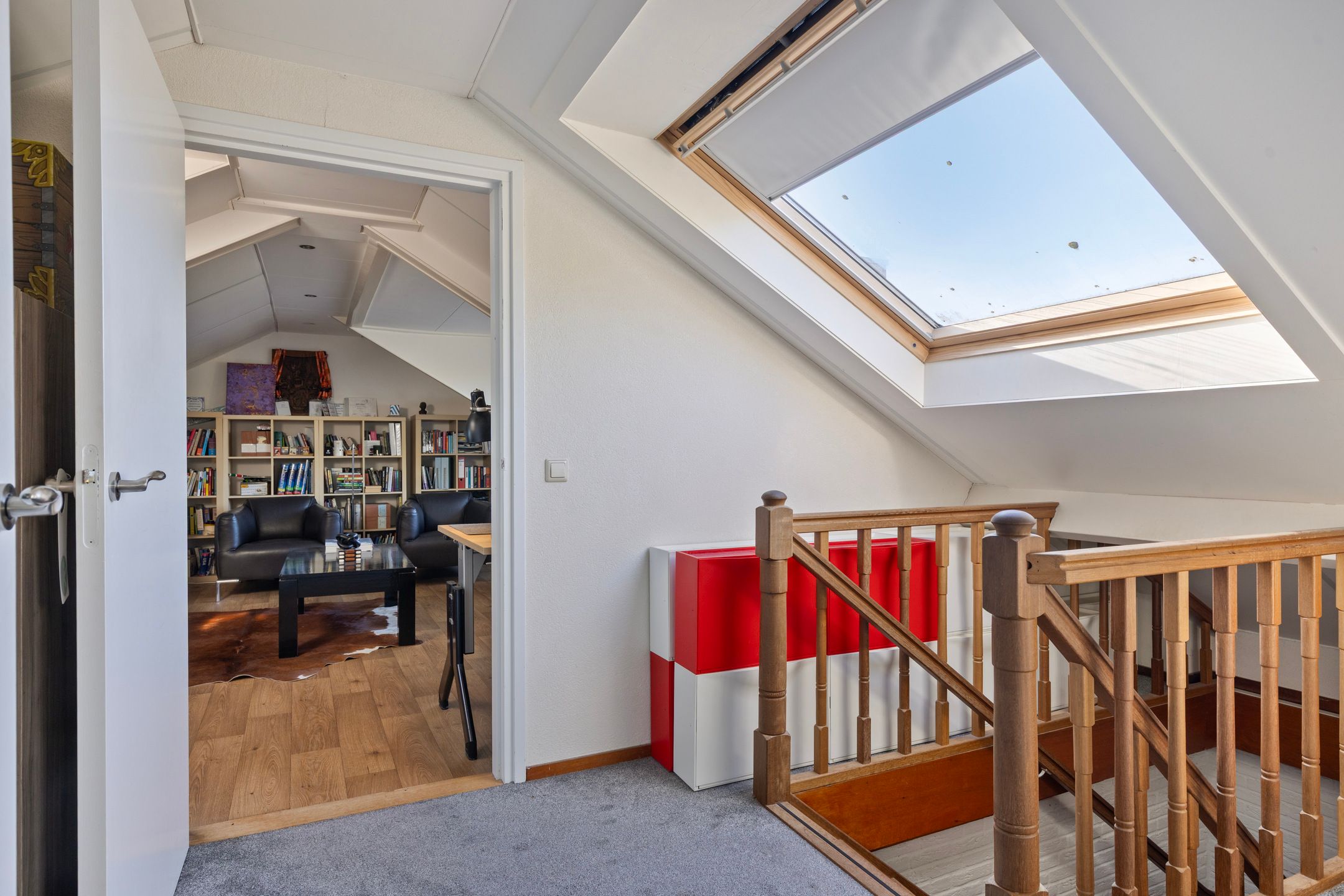 Spacious Detached Waterfront Home with Large Garden Near Utrecht — 36