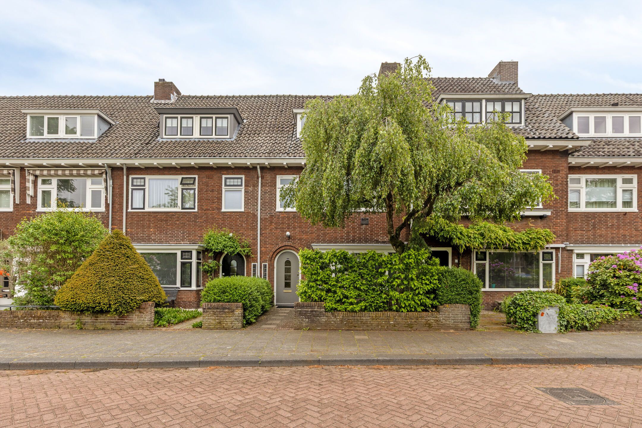 Extended 1930s Family Home in Prime Den Bosch Location — 39