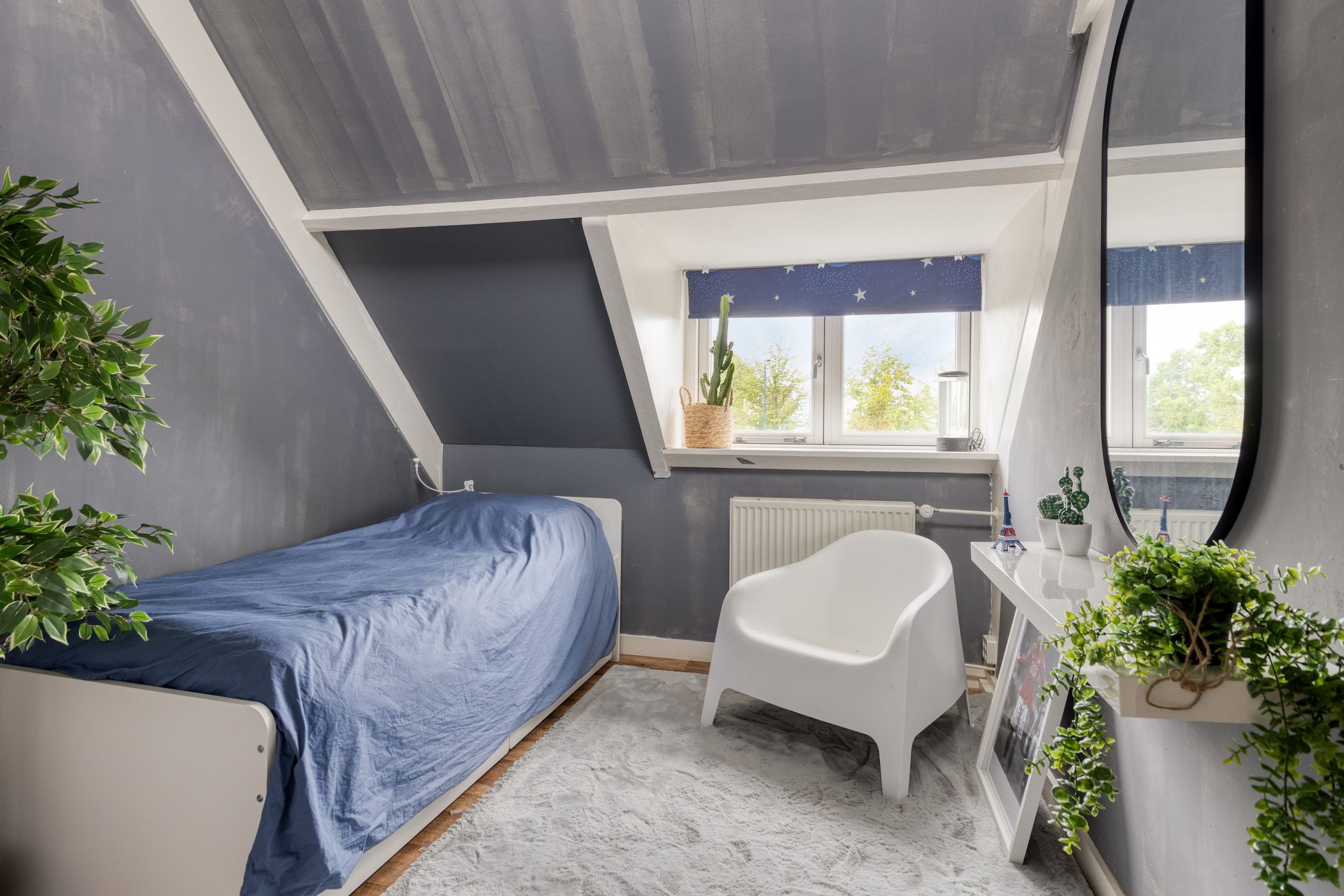 Extended 1930s Family Home in Prime Den Bosch Location — 30