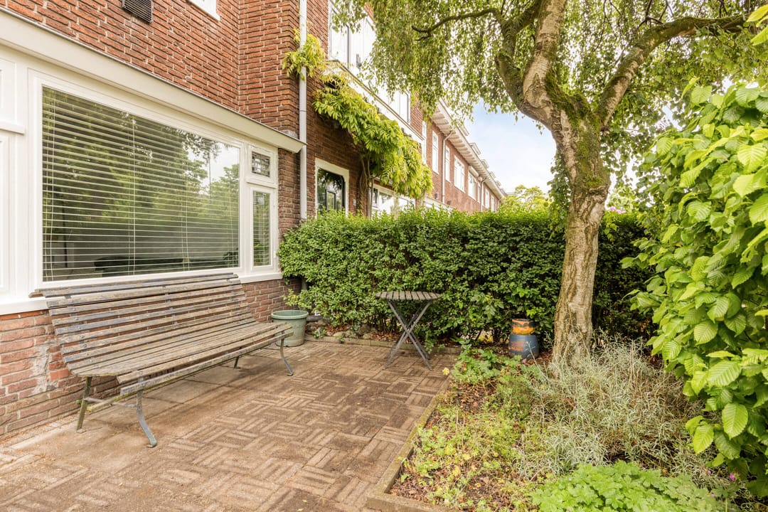 Extended 1930s Family Home in Prime Den Bosch Location — 38