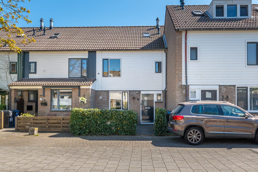 Photo 1 of Postiljonstraat 16