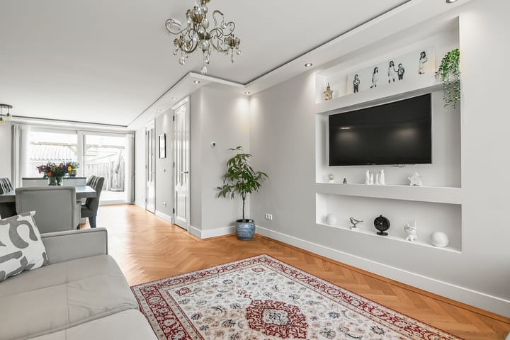 Tussenwoning te koop: Weerterbos 72, Hoofddorp
