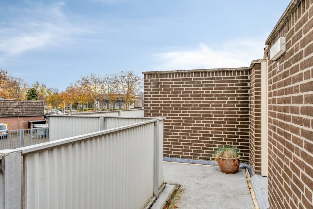 Photo 8 of Vincent van Goghstraat 27