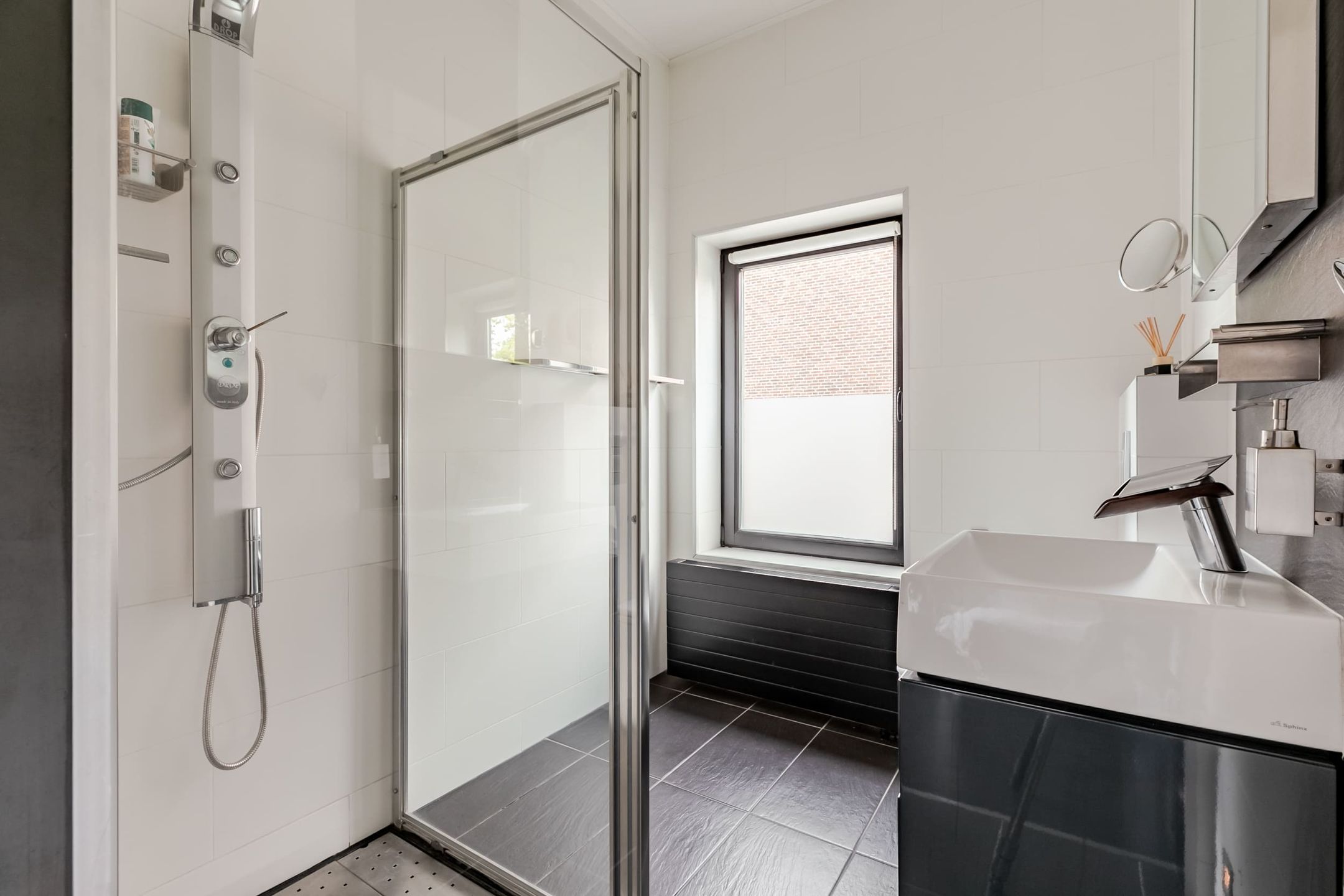 Characterful 1930s Villa on the Spaarne with Private Jetty — 33
