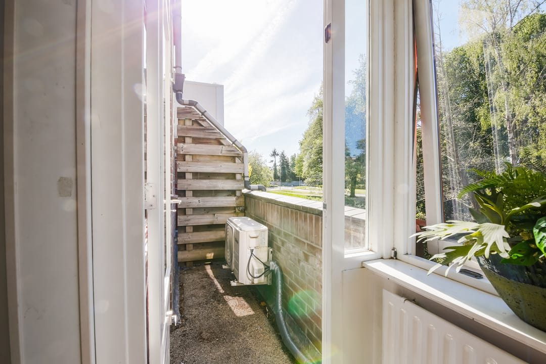 Charming maisonnette apartment with sunny south-facing garden and carport — 22